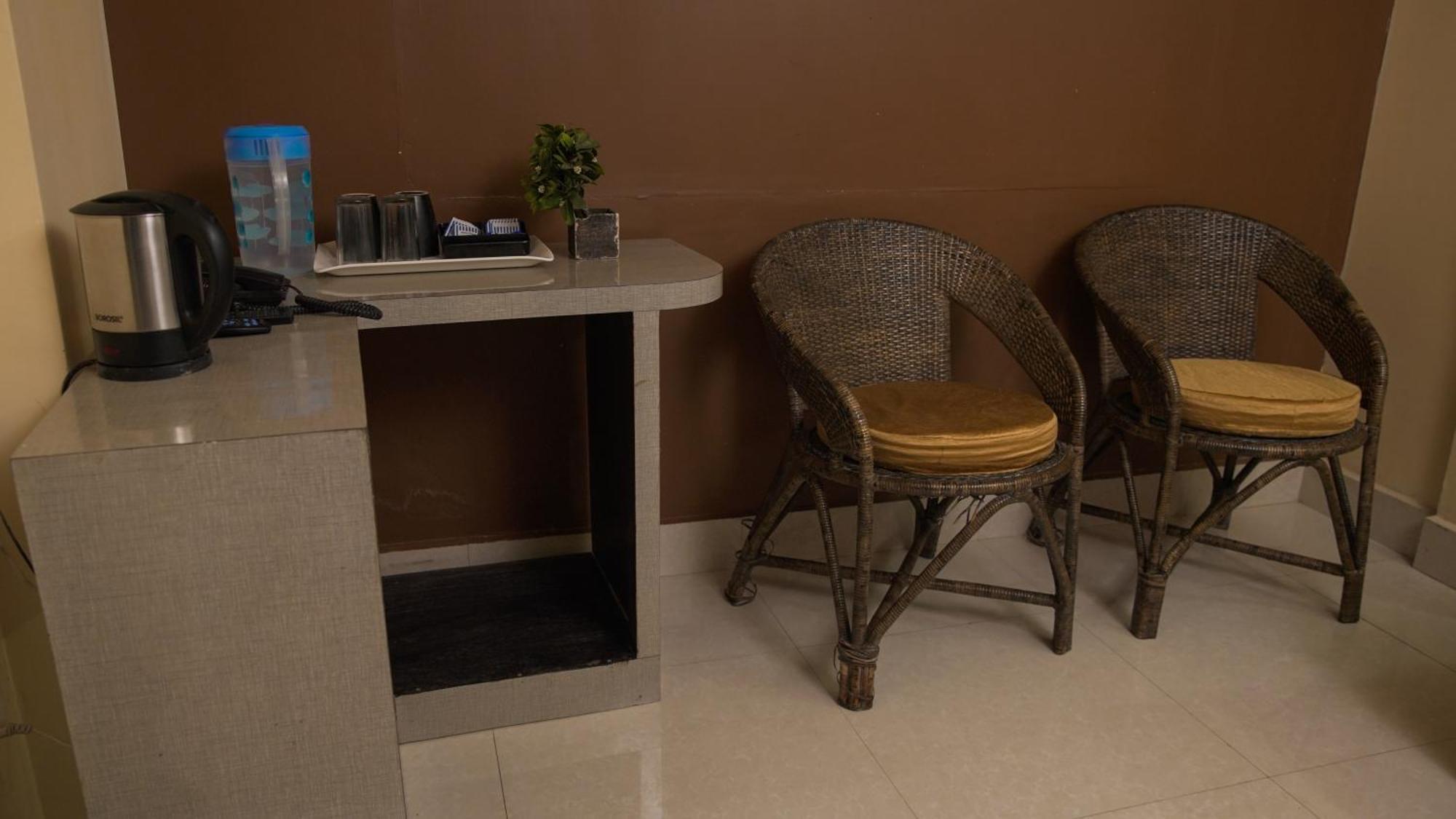 350m² 10 slaapkamer, 10 privé badkamer Appartement in Laitumkhrah Shillong Buitenkant foto