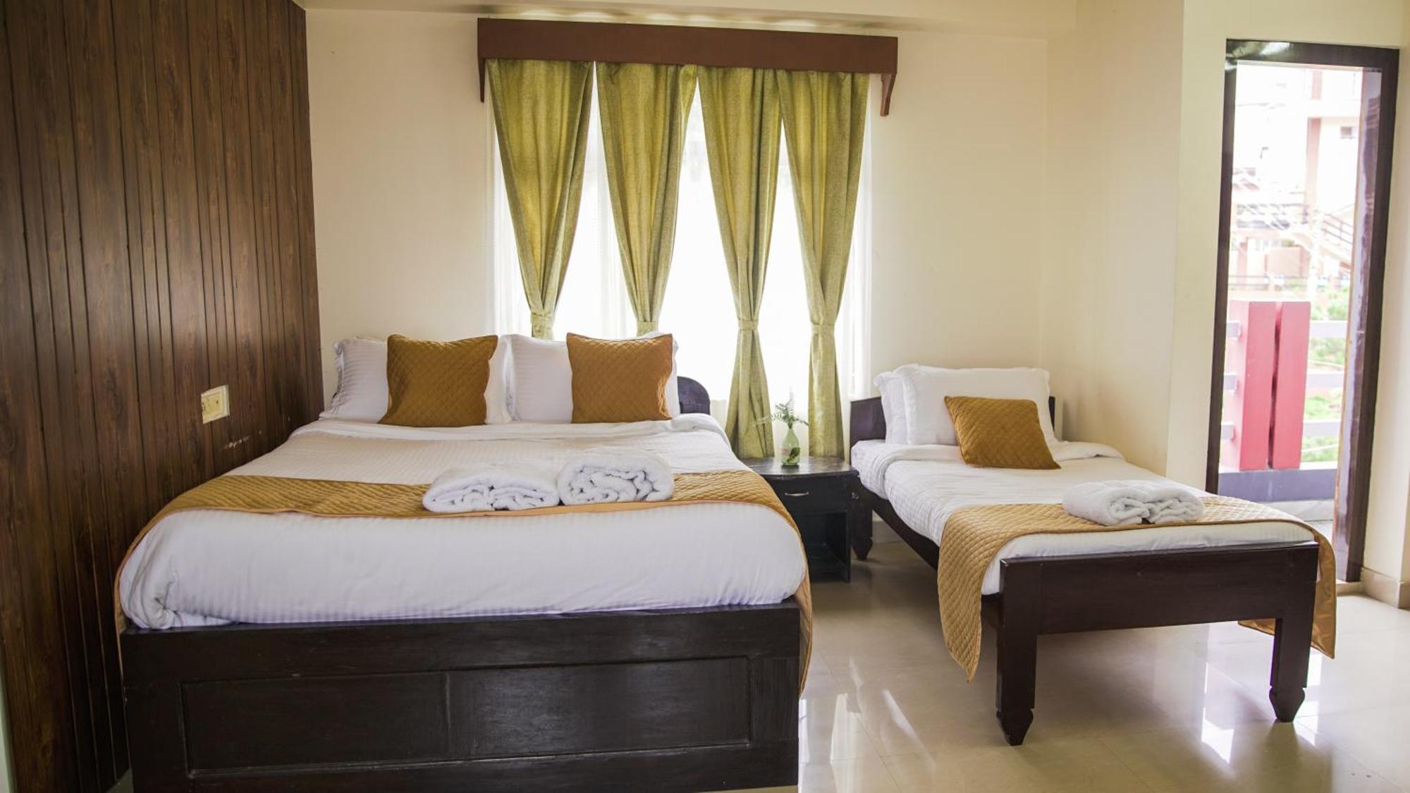 350m² 10 slaapkamer, 10 privé badkamer Appartement in Laitumkhrah Shillong Buitenkant foto