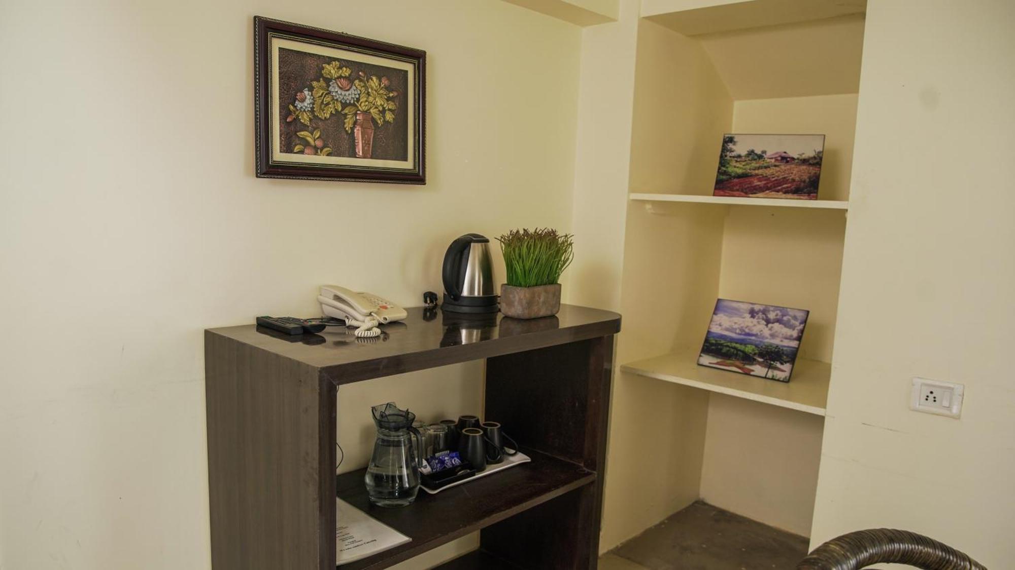 350m² 10 slaapkamer, 10 privé badkamer Appartement in Laitumkhrah Shillong Buitenkant foto
