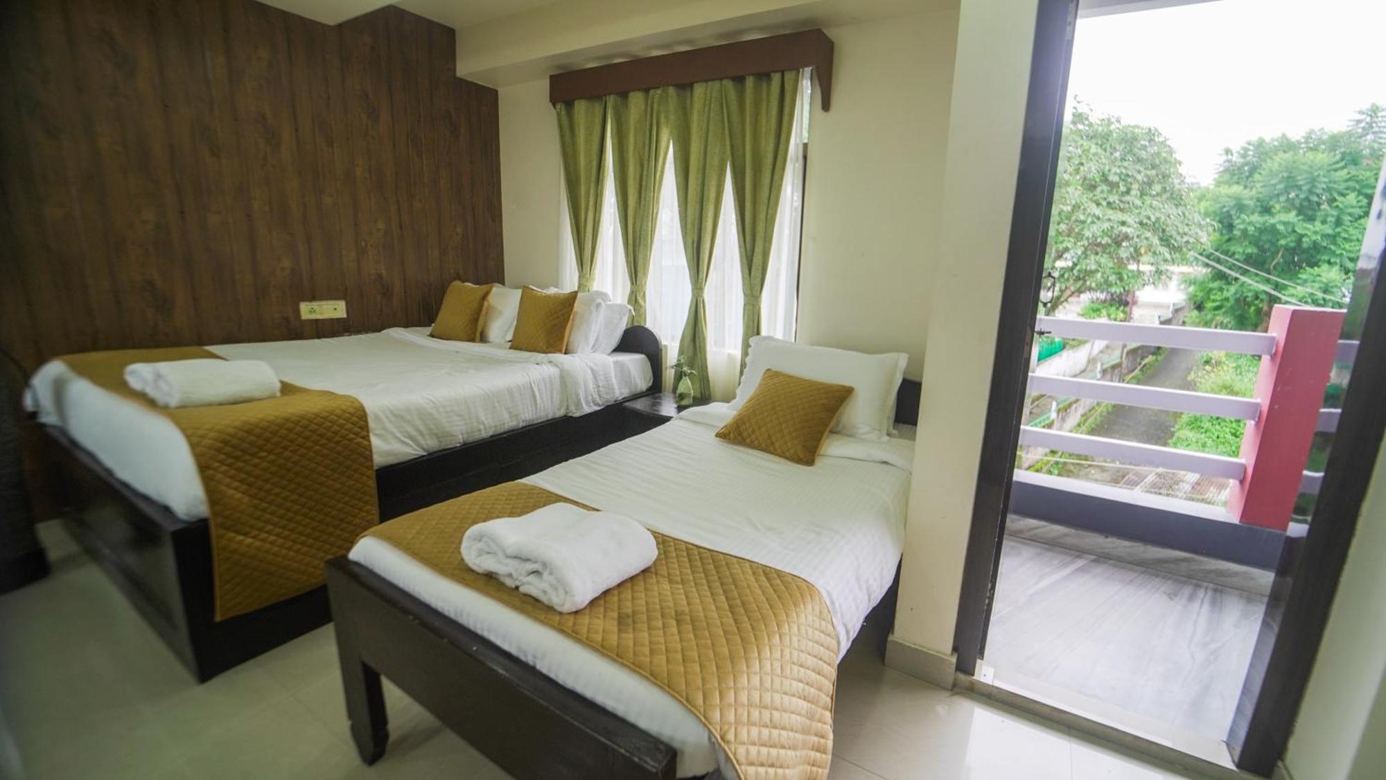 350m² 10 slaapkamer, 10 privé badkamer Appartement in Laitumkhrah Shillong Buitenkant foto