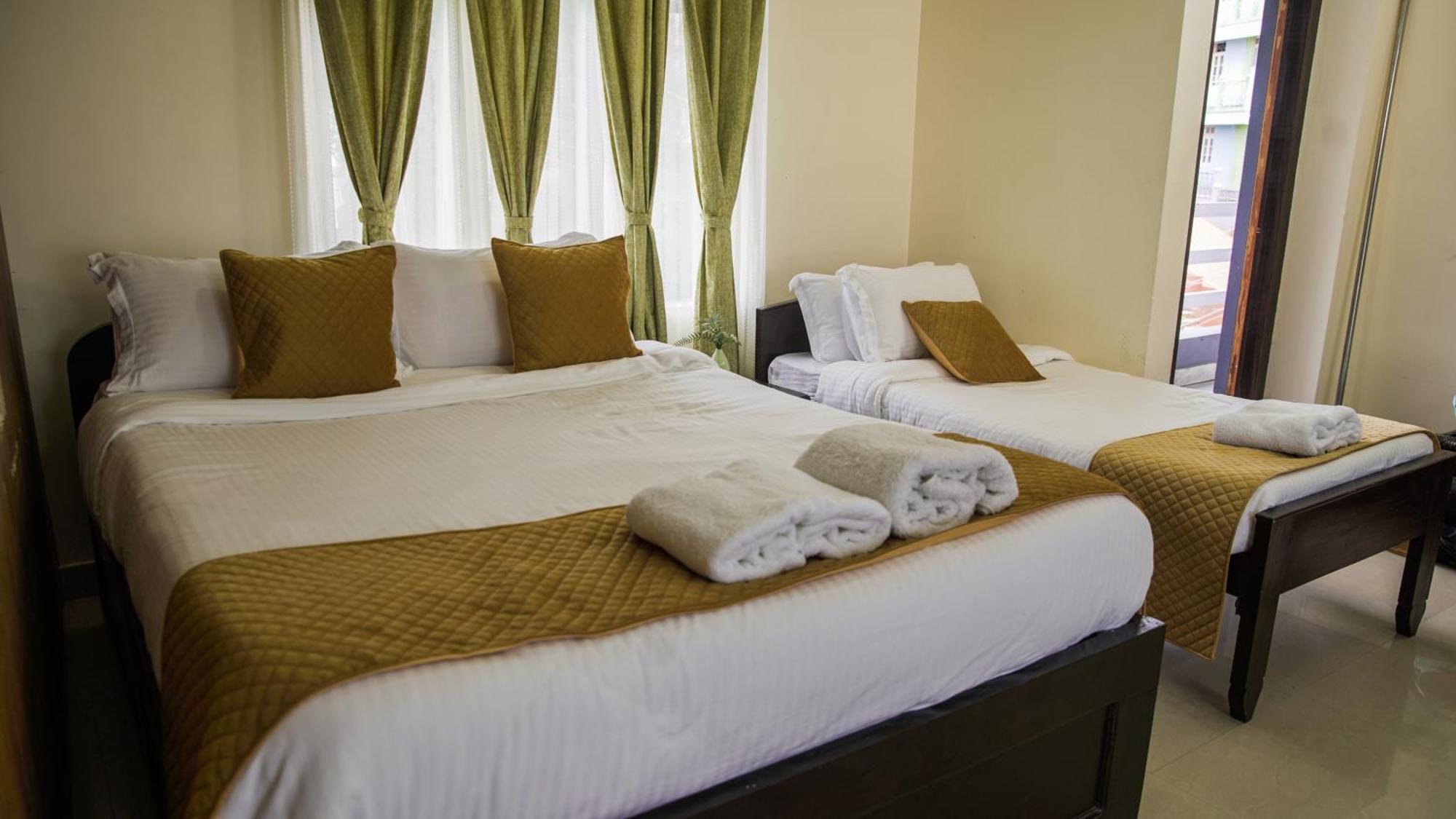 350m² 10 slaapkamer, 10 privé badkamer Appartement in Laitumkhrah Shillong Buitenkant foto