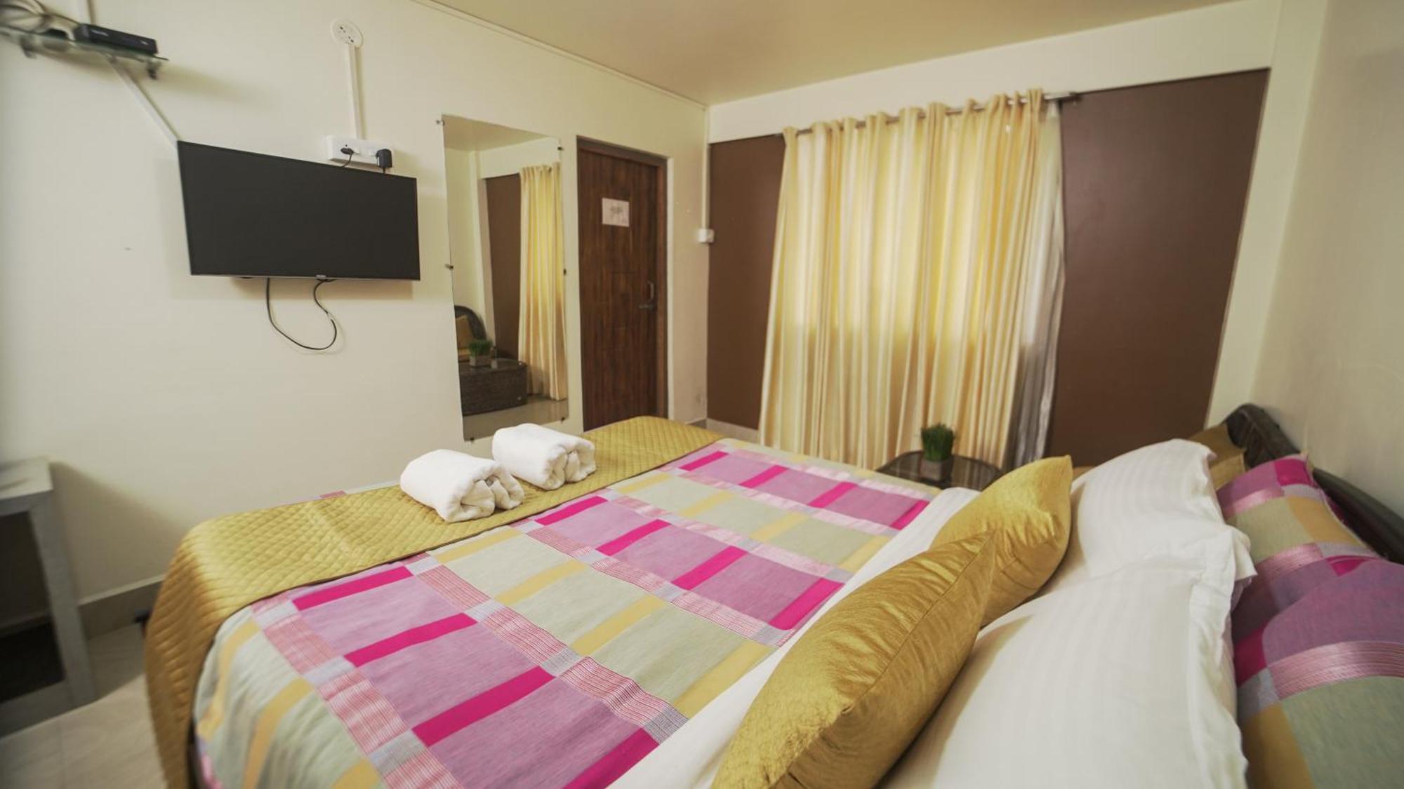 350m² 10 slaapkamer, 10 privé badkamer Appartement in Laitumkhrah Shillong Buitenkant foto