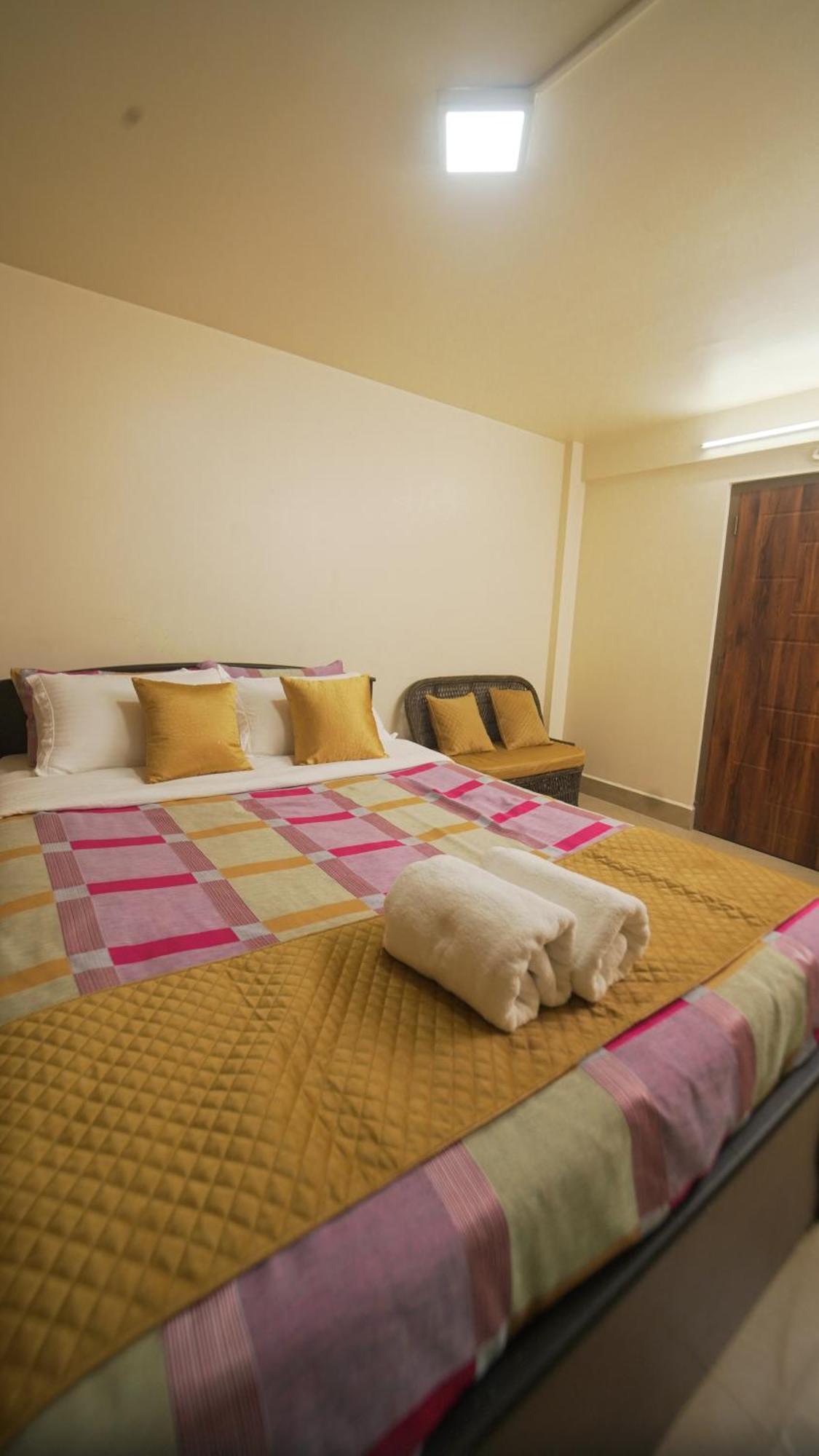 350m² 10 slaapkamer, 10 privé badkamer Appartement in Laitumkhrah Shillong Buitenkant foto