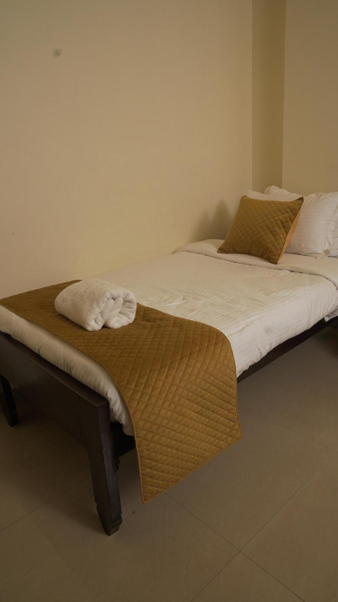 350m² 10 slaapkamer, 10 privé badkamer Appartement in Laitumkhrah Shillong Buitenkant foto