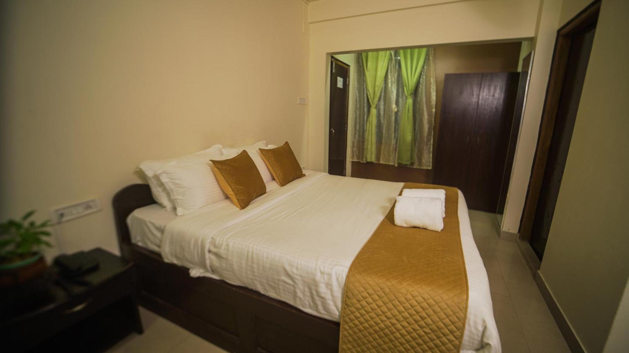 350m² 10 slaapkamer, 10 privé badkamer Appartement in Laitumkhrah Shillong Buitenkant foto