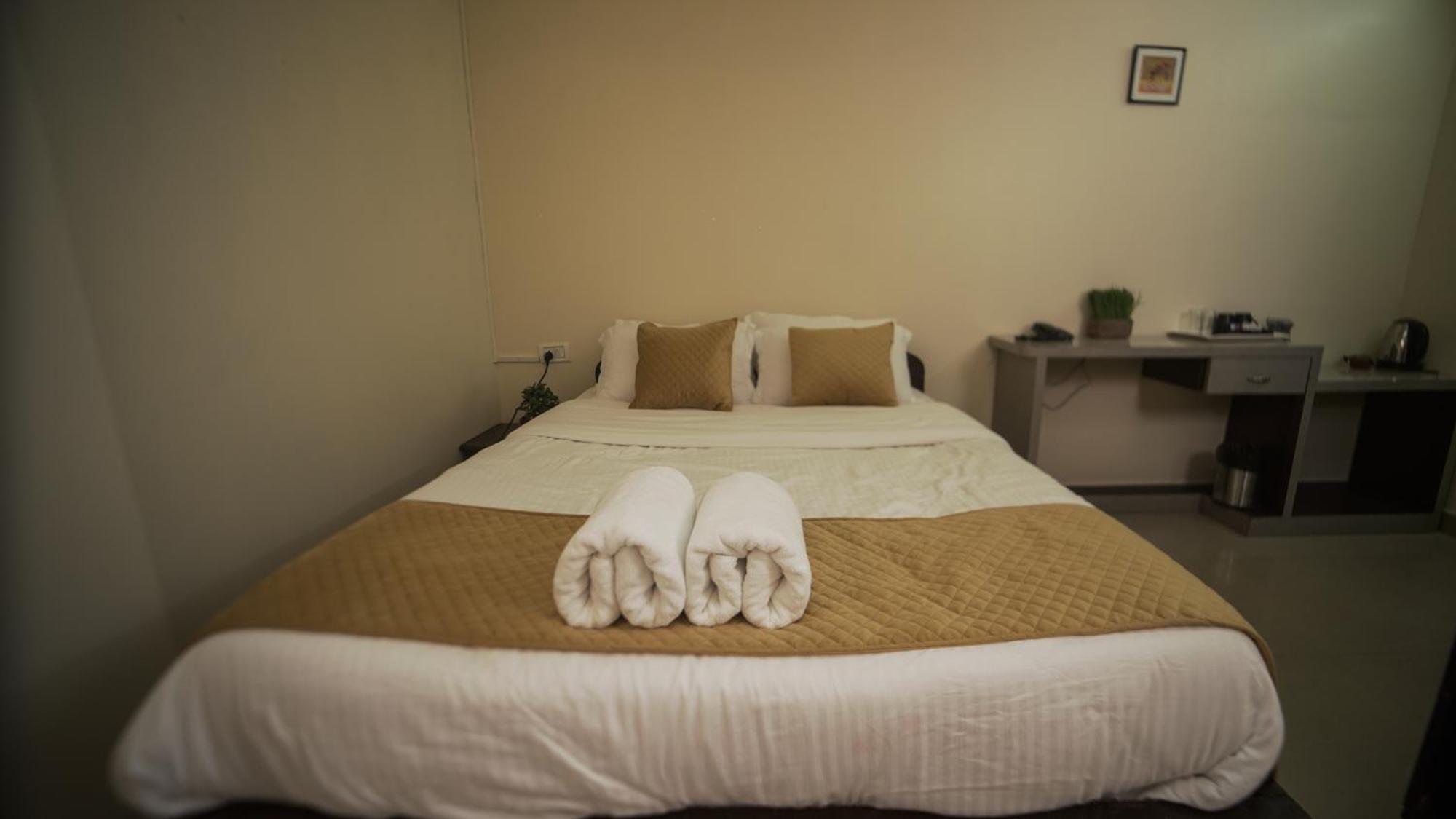350m² 10 slaapkamer, 10 privé badkamer Appartement in Laitumkhrah Shillong Buitenkant foto