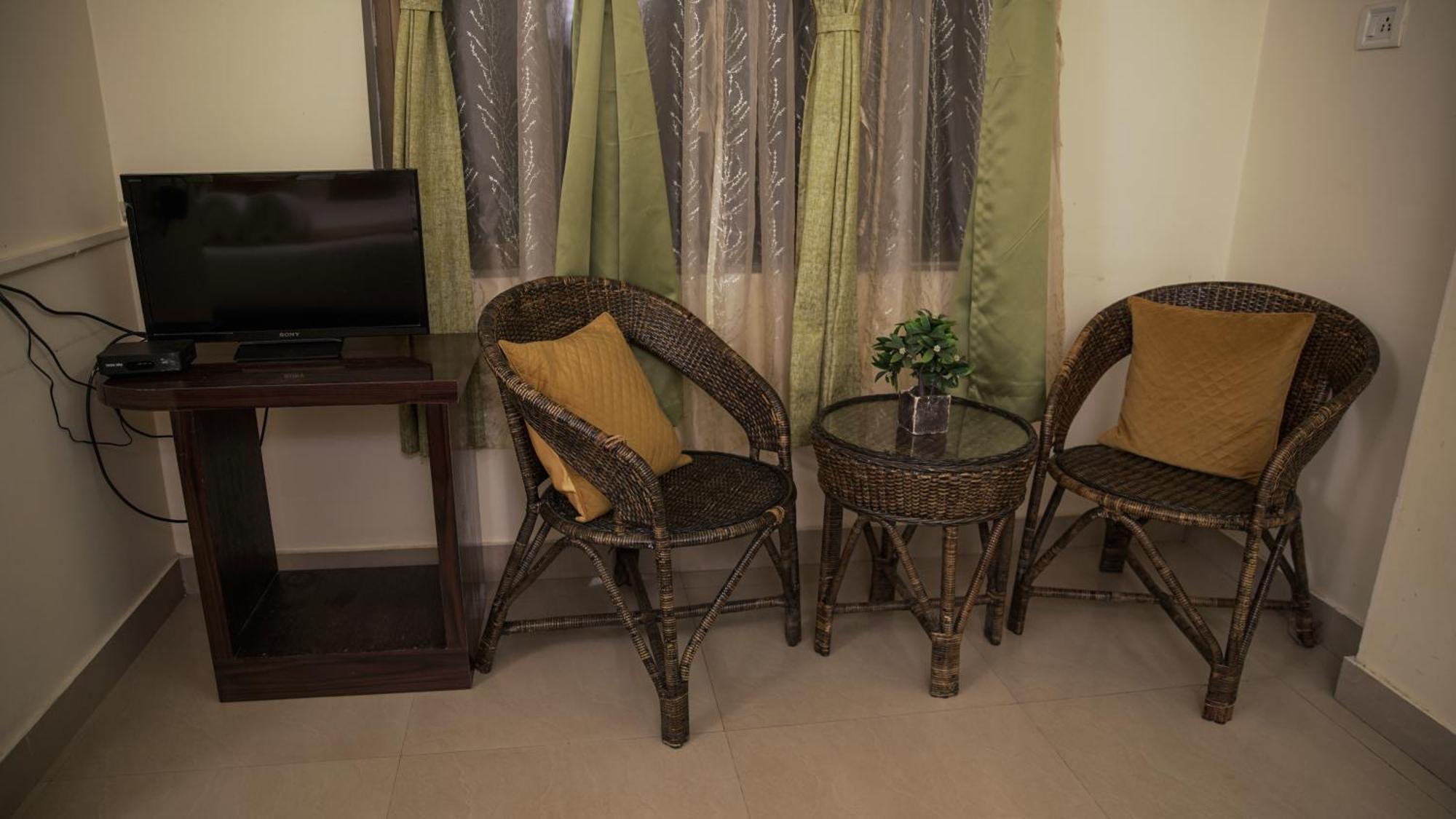 350m² 10 slaapkamer, 10 privé badkamer Appartement in Laitumkhrah Shillong Buitenkant foto