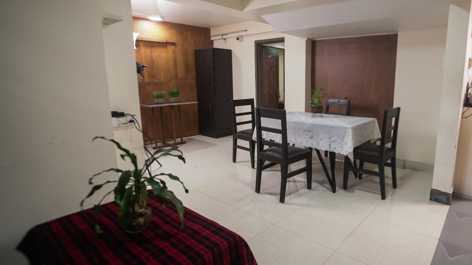 350m² 10 slaapkamer, 10 privé badkamer Appartement in Laitumkhrah Shillong Buitenkant foto